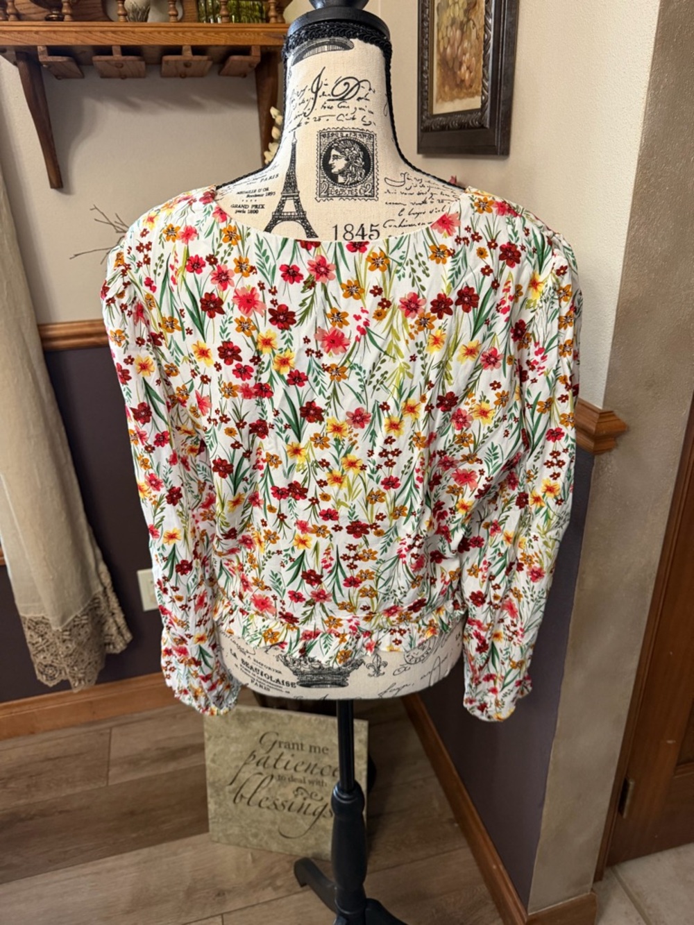 Lost + Wander Floral Square Neck Crop Top - Picture 9 of 11